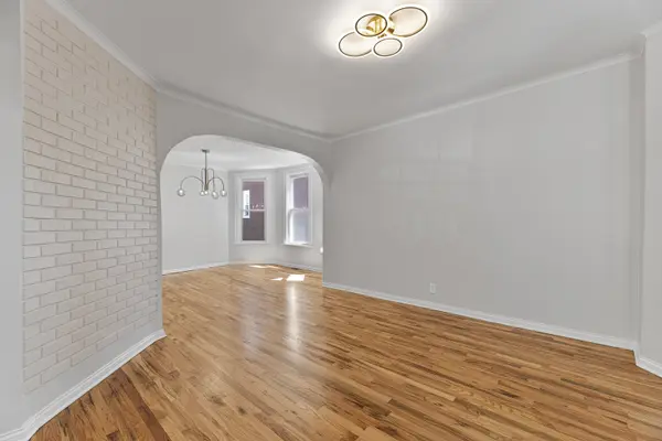929 N Latrobe AVE, Chicago, IL 60651
