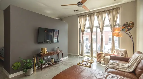 939 W Madison ST #604, Chicago, IL 60607