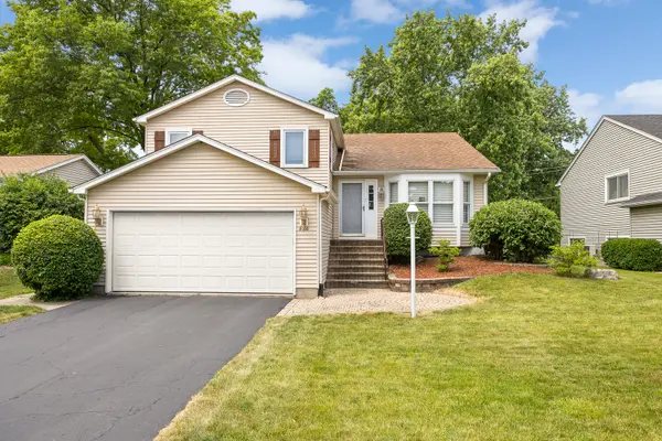 8100 Geneva ST, Woodridge, IL 60517