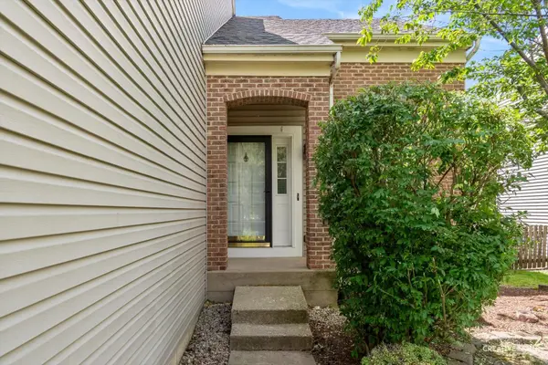 2143 Periwinkle LN, Naperville, IL 60540