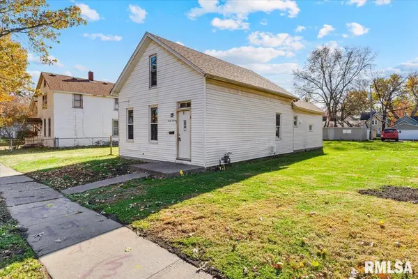 2011 W 2nd ST, Davenport, IA 52802