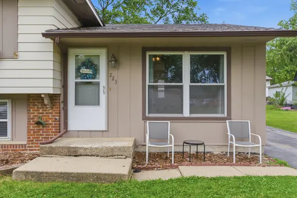223 Blackberry DR, Bolingbrook, IL 60440