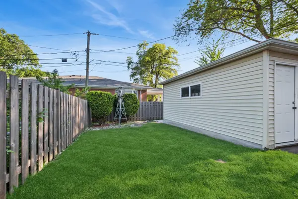 4159 Golf RD, Skokie, IL 60076