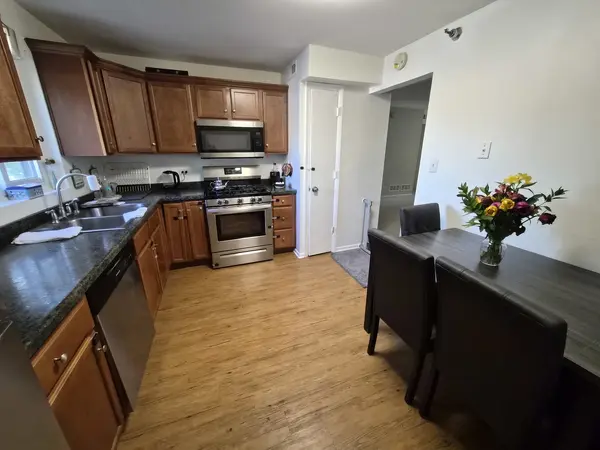 6050 Lake Bluff DR #201, Tinley Park, IL 60477