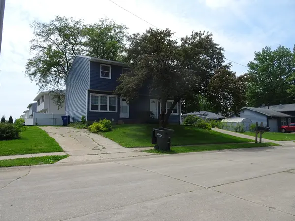 1705 W 55th ST W, Davenport, IA 52806