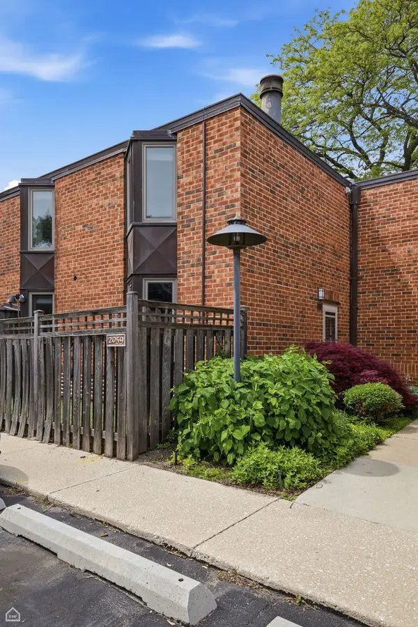 2059 N Larrabee ST, Chicago, IL 60614