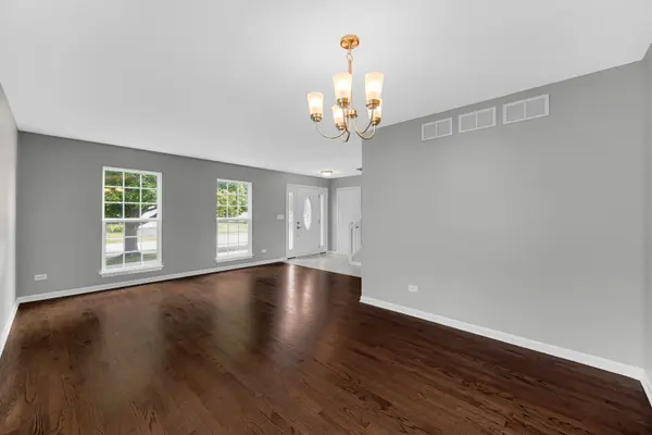 615 RED BARN TRL, Bolingbrook, IL 60490