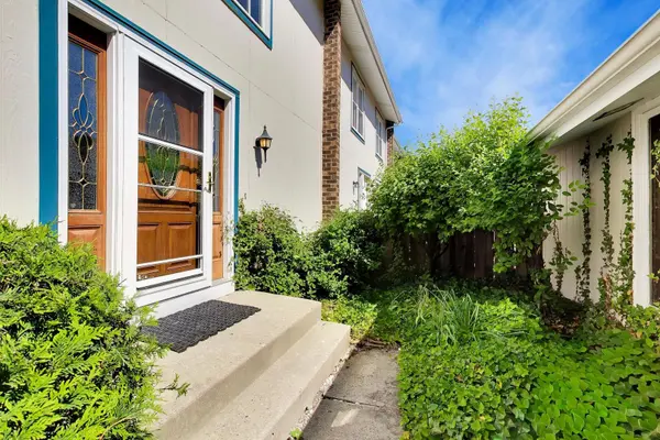 348 Colony Green DR, Bloomingdale, IL 60108