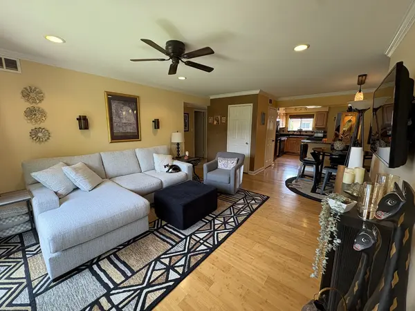 9481 BAY COLONY DR #2S, Des Plaines, IL 60016