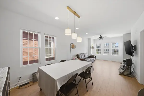4938 W Melrose ST, Chicago, IL 60641
