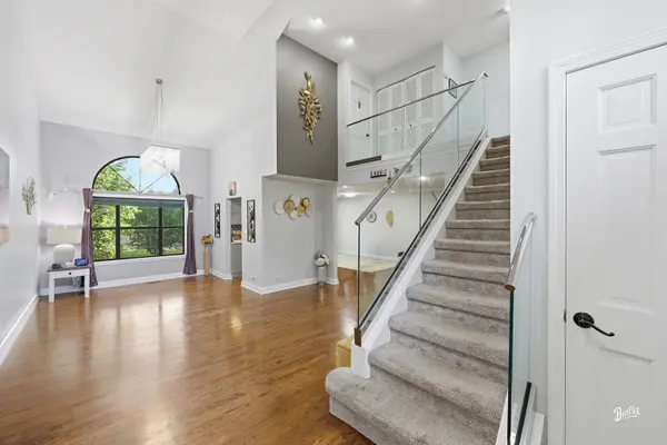 204 Bright Ridge DR, Schaumburg, IL 60194