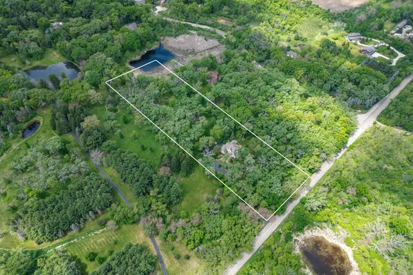 2319 Thompson RD, Bull Valley, IL 60097