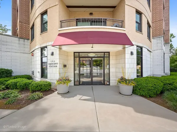 586 Crescent BLVD #304, Glen Ellyn, IL 60137