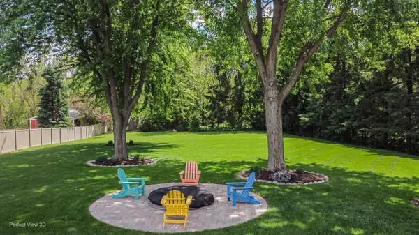 38w337 Dean ST, St. Charles, IL 60175