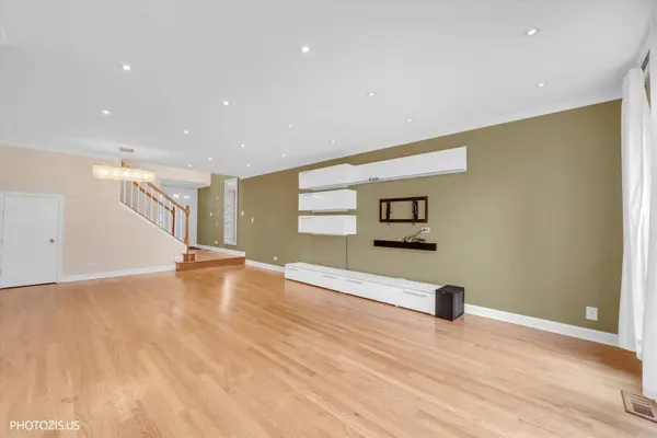 763 Grosse Pointe CIR, Vernon Hills, IL 60061