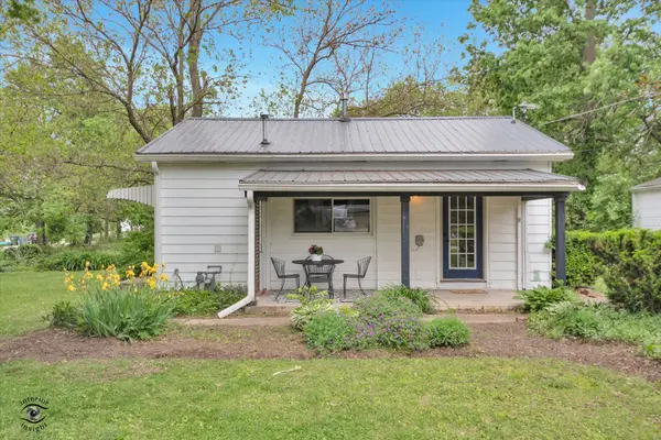 32 Cross ST, Bristol, IL 60512