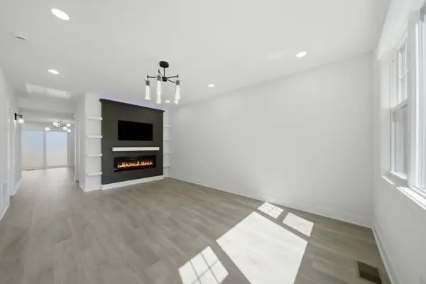 2714 N New England AVE, Chicago, IL 60707