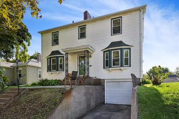 2226 24 1/2 ST, Rock Island, IL 61201