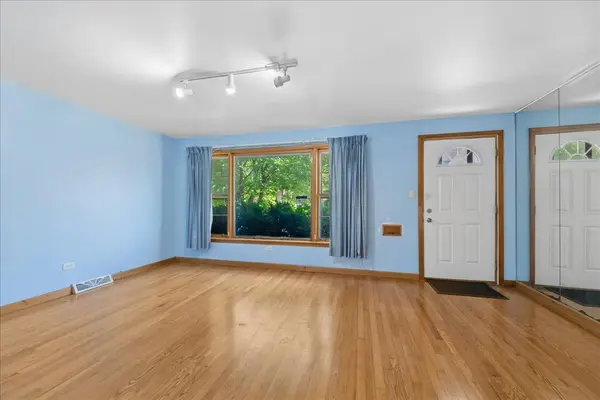 3430 W Drummond PL, Chicago, IL 60647