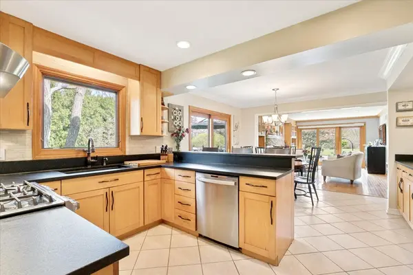 842 Furlong DR, Libertyville, IL 60048