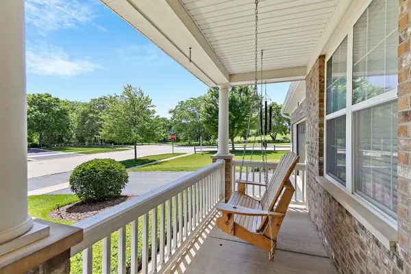 14 Kenilworth CT, Cary, IL 60013