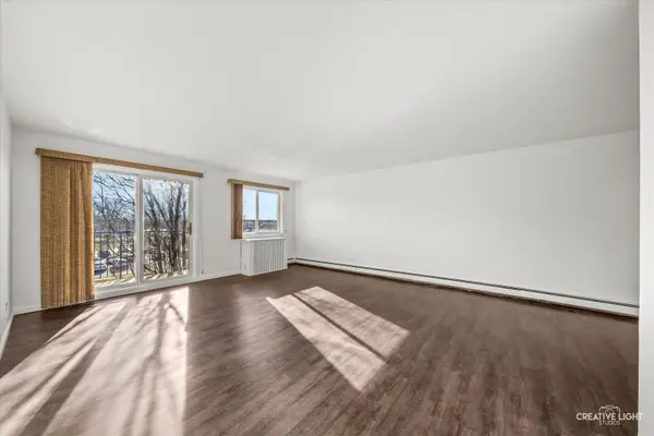 1004 N Mill ST #312, Naperville, IL 60563