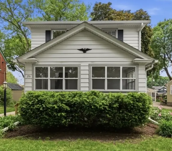 216 S Commonwealth AVE, Aurora, IL 60506
