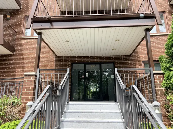 300 E Dundee RD #102A, Buffalo Grove, IL 60089