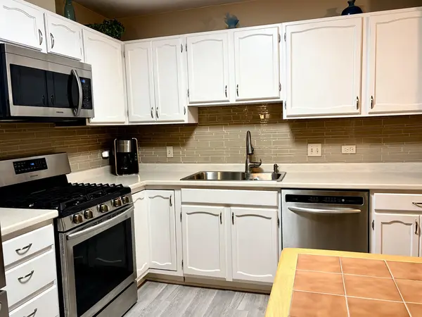 300 E Dundee RD #102A, Buffalo Grove, IL 60089
