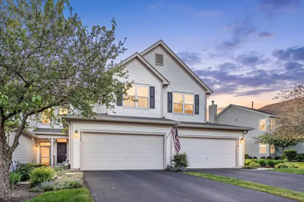 517 Heritage CT #517, St. Charles, IL 60175