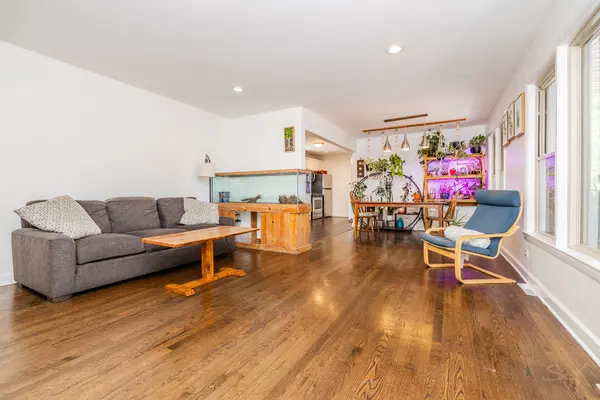 4653 N Kennicott AVE, Chicago, IL 60630