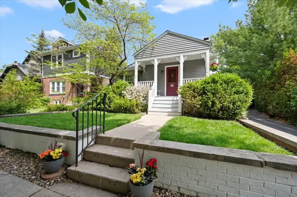 2509 Thayer ST, Evanston, IL 60201