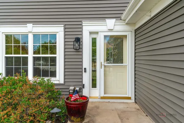 421 Rosewood XING, Lindenhurst, IL 60046