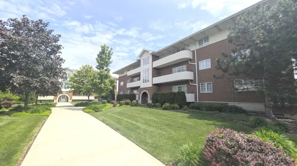 706 63rd ST #202, Westmont, IL 60559