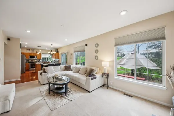 533 Rose LN, Bartlett, IL 60103