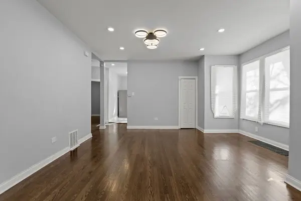 8249 S Harper AVE, Chicago, IL 60619
