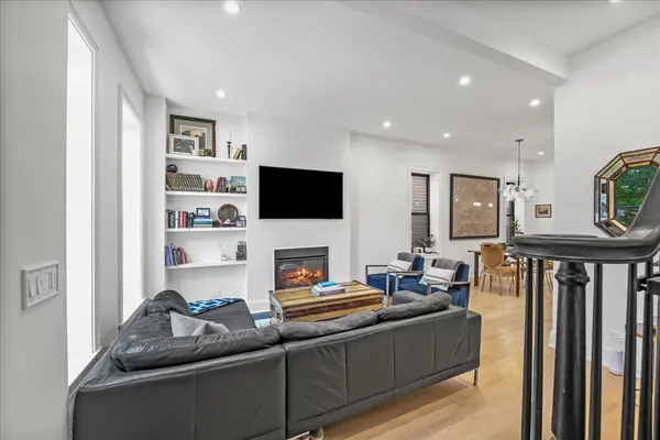 1428 N Bell AVE, Chicago, IL 60622