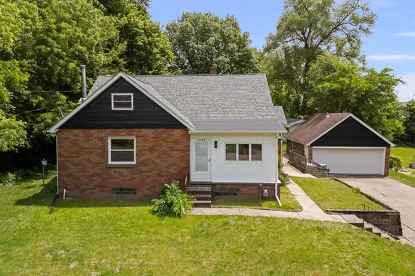 3525 Fair AVE, Davenport, IA 52806