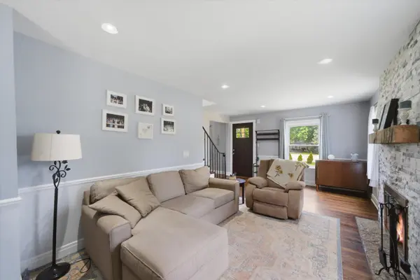 306 N Elmhurst RD, Prospect Heights, IL 60070