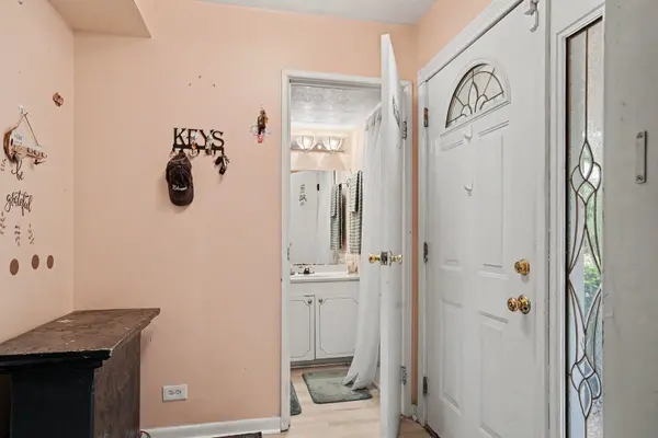 157 Thomas RD #157, Bolingbrook, IL 60440