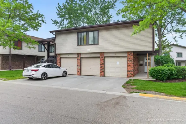 1326 Kingsbury DR #6, Hanover Park, IL 60133