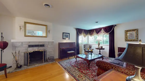 315 E Union AVE, Wheaton, IL 60187