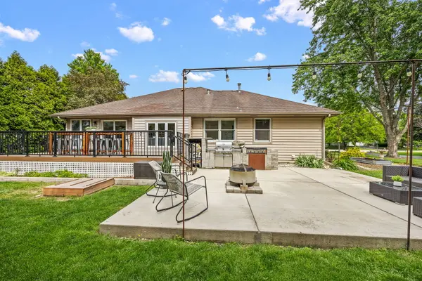 1680 Logan ST, Roselle, IL 60172