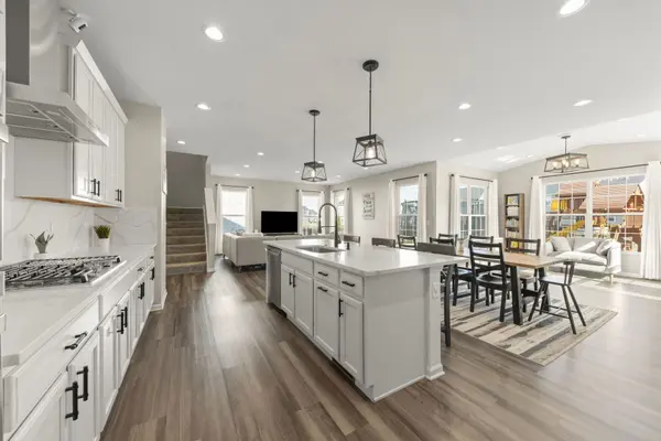 12601 S Poplar XING, Plainfield, IL 60585
