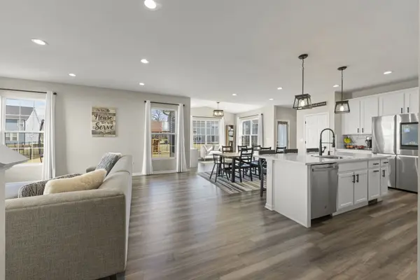 12601 S Poplar XING, Plainfield, IL 60585