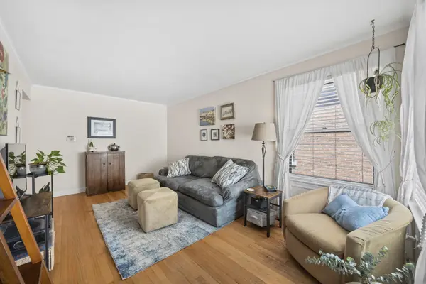 4906 W Argyle ST, Chicago, IL 60630