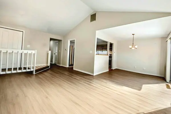1254 Ballantrae PL #D, Mundelein, IL 60060