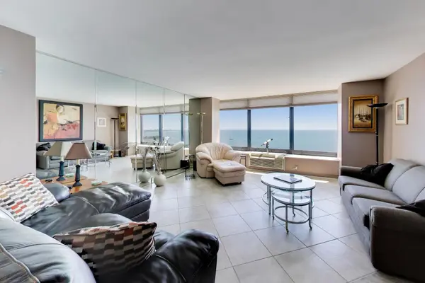 155 N HARBOR DR #3910, Chicago, IL 60601