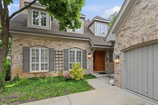 18 Tartan Ridge RD, Burr Ridge, IL 60527