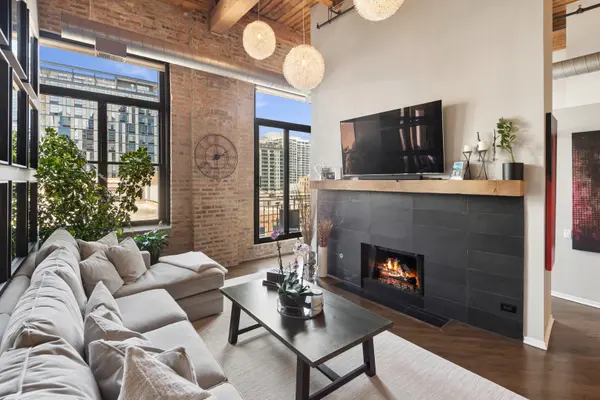 375 W Erie ST #604, Chicago, IL 60654